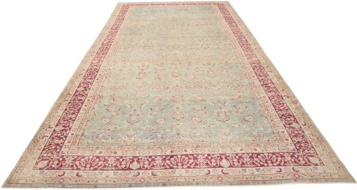Surface texture of 1920s Farahan rug with natural Wool and intricate pattern