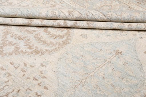 Central medallion detail of New Farahan rug from Pakistan