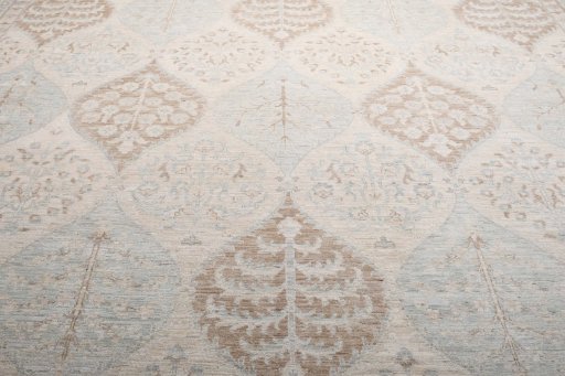Central medallion detail of New Farahan rug from Pakistan