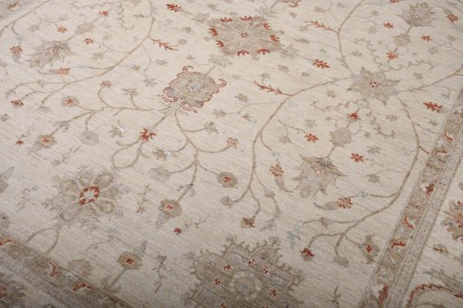 Central medallion detail of New Farahan rug from Pakistan