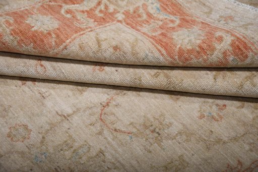Corner detail of New Farahan rug showing border pattern and Wool pile