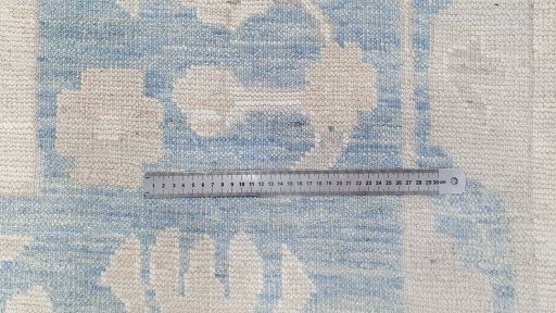 Surface texture of New Farahan rug with natural Wool and intricate pattern