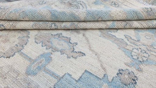 Corner detail of New Farahan rug showing border pattern and Wool pile