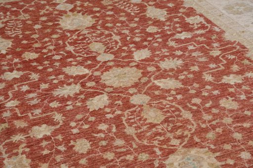 Central medallion detail of New Farahan rug from Pakistan