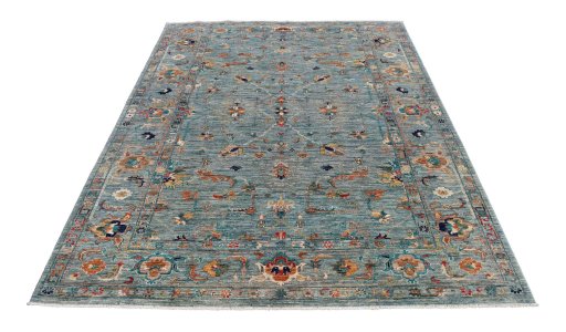 Surface texture of New Farahan rug with natural Wool and intricate pattern