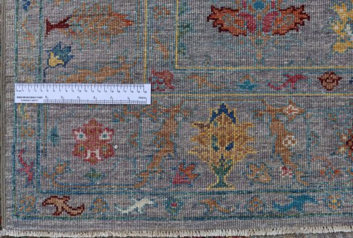 Central medallion detail of New Farahan rug from Pakistan