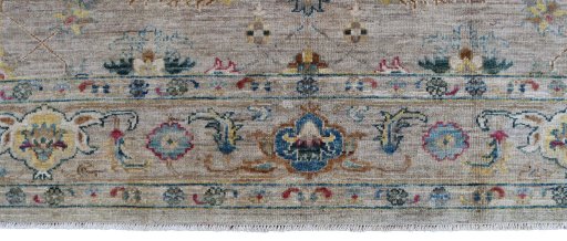 Corner detail of New Farahan rug showing border pattern and Wool pile