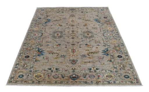 Surface texture of New Farahan rug with natural Wool and intricate pattern