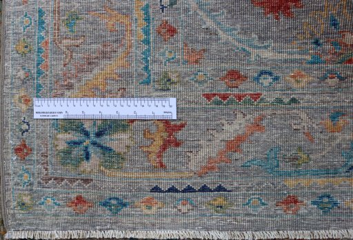 Central medallion detail of New Farahan rug from Pakistan