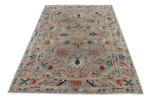 Surface texture of New Farahan rug with natural Wool and intricate pattern
