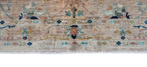 Corner detail of New Farahan rug showing border pattern and Wool pile