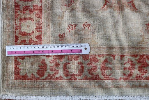 Central medallion detail of New Farahan rug from Pakistan