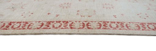 Corner detail of New Farahan rug showing border pattern and Wool pile