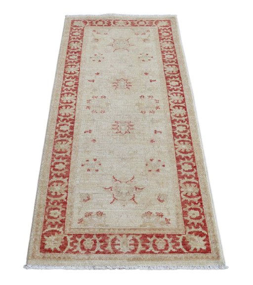 Surface texture of New Farahan rug with natural Wool and intricate pattern