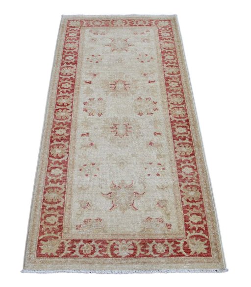 Surface texture of New Farahan rug with natural Wool and intricate pattern