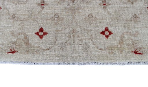 Corner detail of New Farahan rug showing border pattern and Wool pile