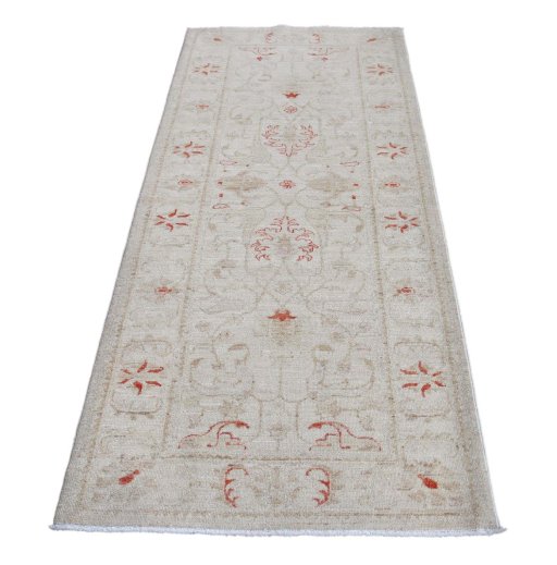 Surface texture of New Farahan rug with natural Wool and intricate pattern