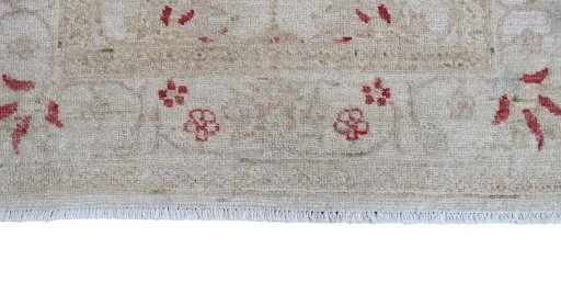 Corner detail of New Farahan rug showing border pattern and Wool pile