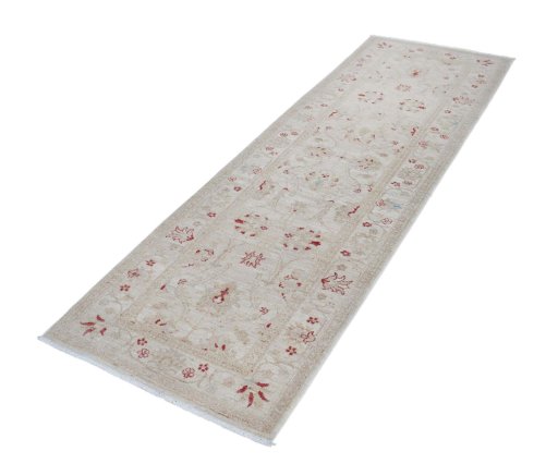 Corner detail of New Farahan rug showing border pattern and Wool pile