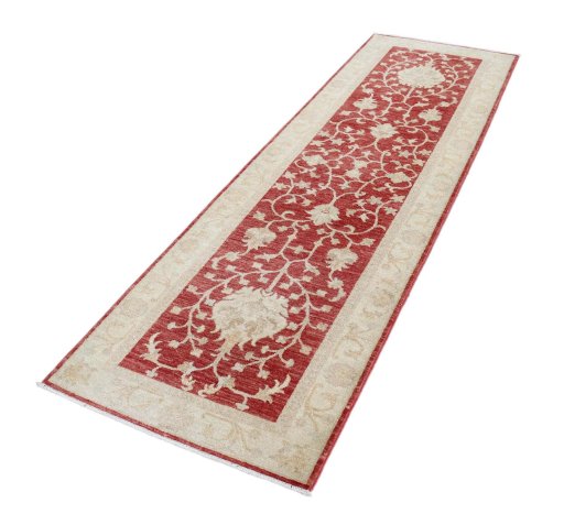Corner detail of New Farahan rug showing border pattern and Wool pile