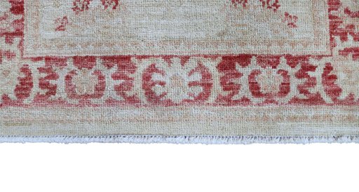 Corner detail of New Farahan rug showing border pattern and Wool pile