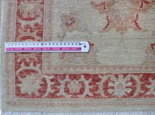 Central medallion detail of New Farahan rug from Pakistan
