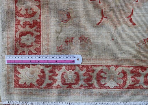 Central medallion detail of New Farahan rug from Pakistan