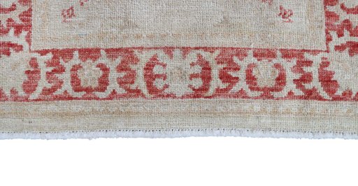 Corner detail of New Farahan rug showing border pattern and Wool pile