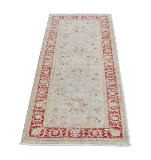 Surface texture of New Farahan rug with natural Wool and intricate pattern