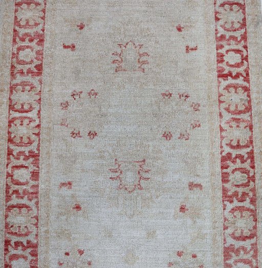 Central medallion detail of New Farahan rug from Pakistan