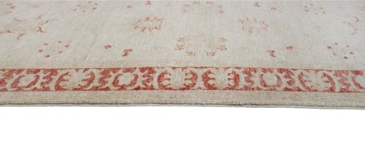 Corner detail of New Farahan rug showing border pattern and Wool pile