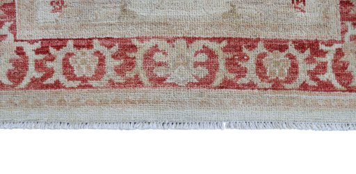 Corner detail of New Farahan rug showing border pattern and Wool pile