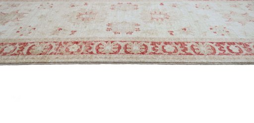 Close-up detail of New Farahan rug from Pakistan showing Wool weave