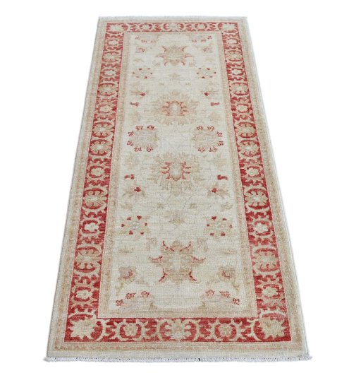 Surface texture of New Farahan rug with natural Wool and intricate pattern