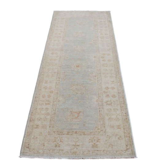 Surface texture of New Farahan rug with natural Wool and intricate pattern