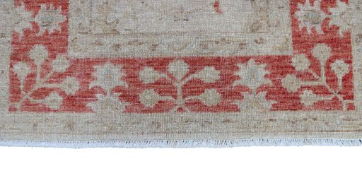 Corner detail of New Farahan rug showing border pattern and Wool pile