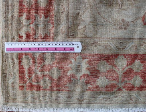 Central medallion detail of New Farahan rug from Pakistan