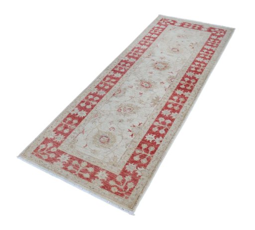 Corner detail of New Farahan rug showing border pattern and Wool pile