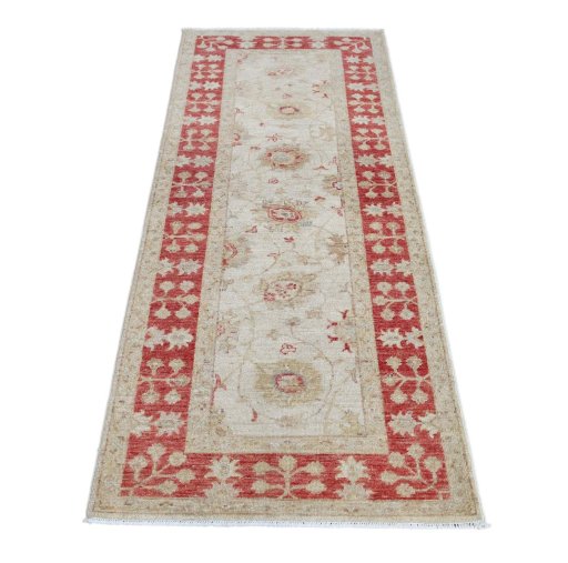 Surface texture of New Farahan rug with natural Wool and intricate pattern