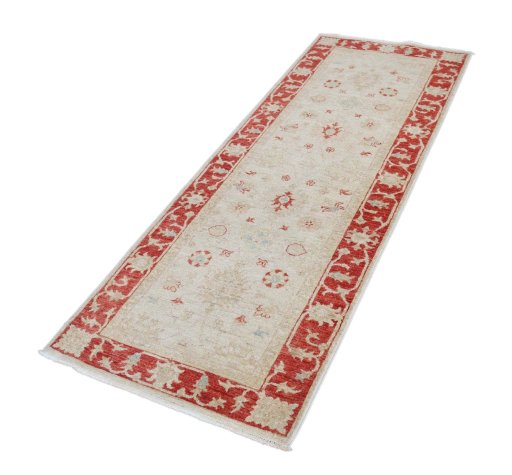 Corner detail of New Farahan rug showing border pattern and Wool pile