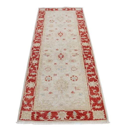 Surface texture of New Farahan rug with natural Wool and intricate pattern