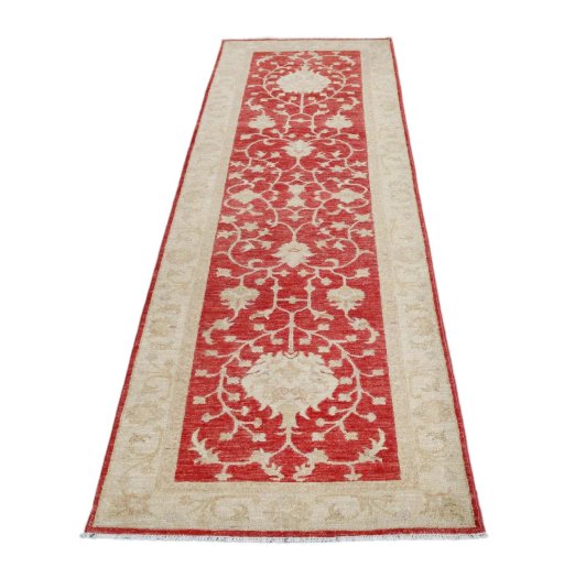 Surface texture of New Farahan rug with natural Wool and intricate pattern