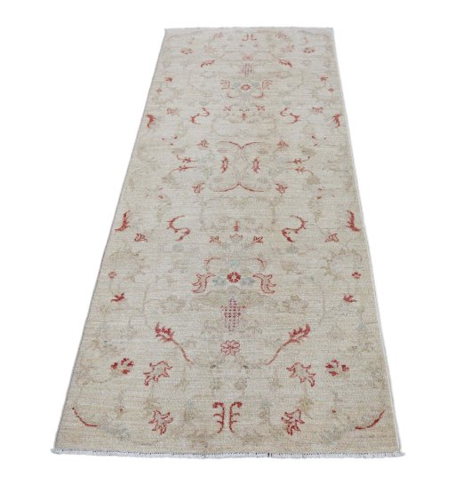 Surface texture of New Farahan rug with natural Wool and intricate pattern
