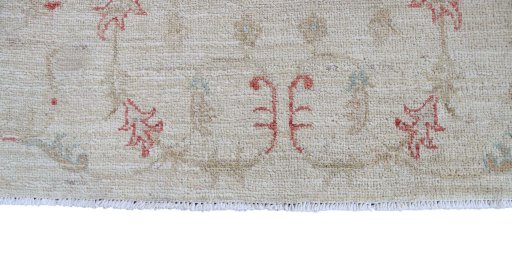 Corner detail of New Farahan rug showing border pattern and Wool pile