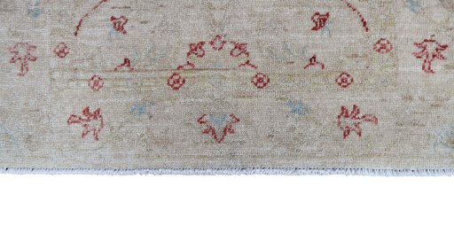 Corner detail of New Farahan rug showing border pattern and Wool pile