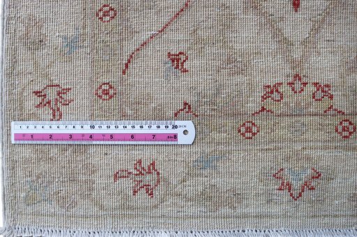 Central medallion detail of New Farahan rug from Pakistan