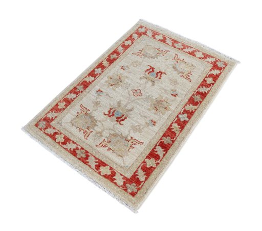 Corner detail of New Farahan rug showing border pattern and Wool pile
