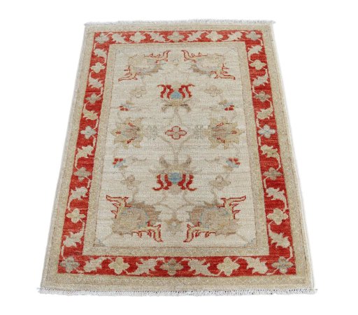 Surface texture of New Farahan rug with natural Wool and intricate pattern