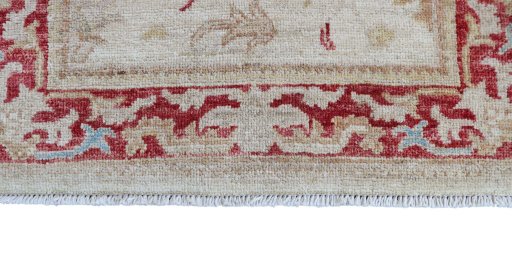 Corner detail of New Farahan rug showing border pattern and Wool pile