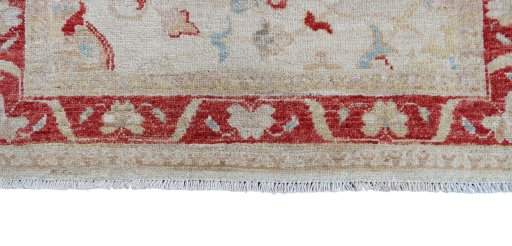 Corner detail of New Farahan rug showing border pattern and Wool pile